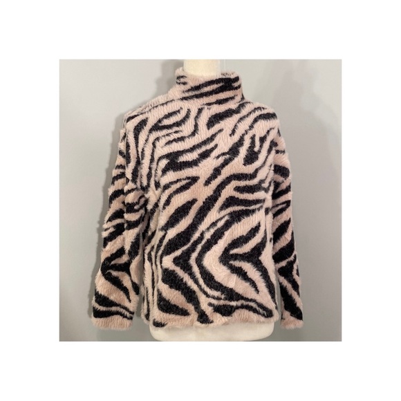 Sussan Oversized Fuzzy Animal Print Sweater - Picture 5 of 7